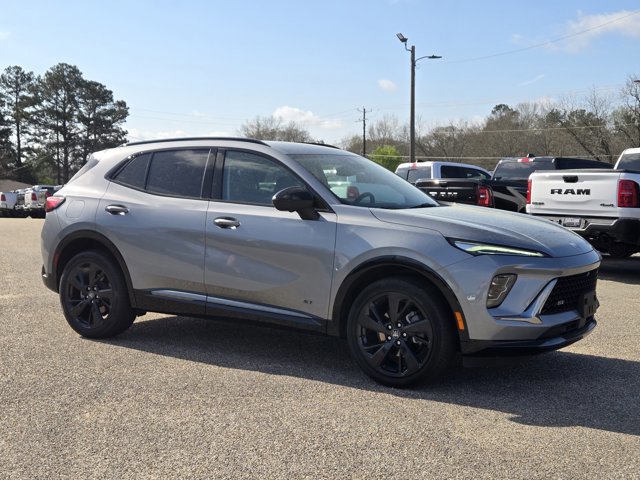 Used 2024 Buick Envision Sport Touring image 4