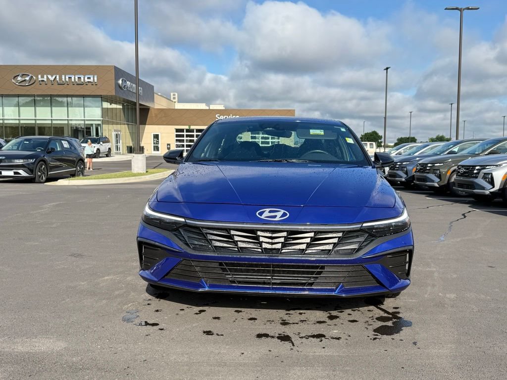 Certified 2025 Hyundai Elantra Sport FWD image 2