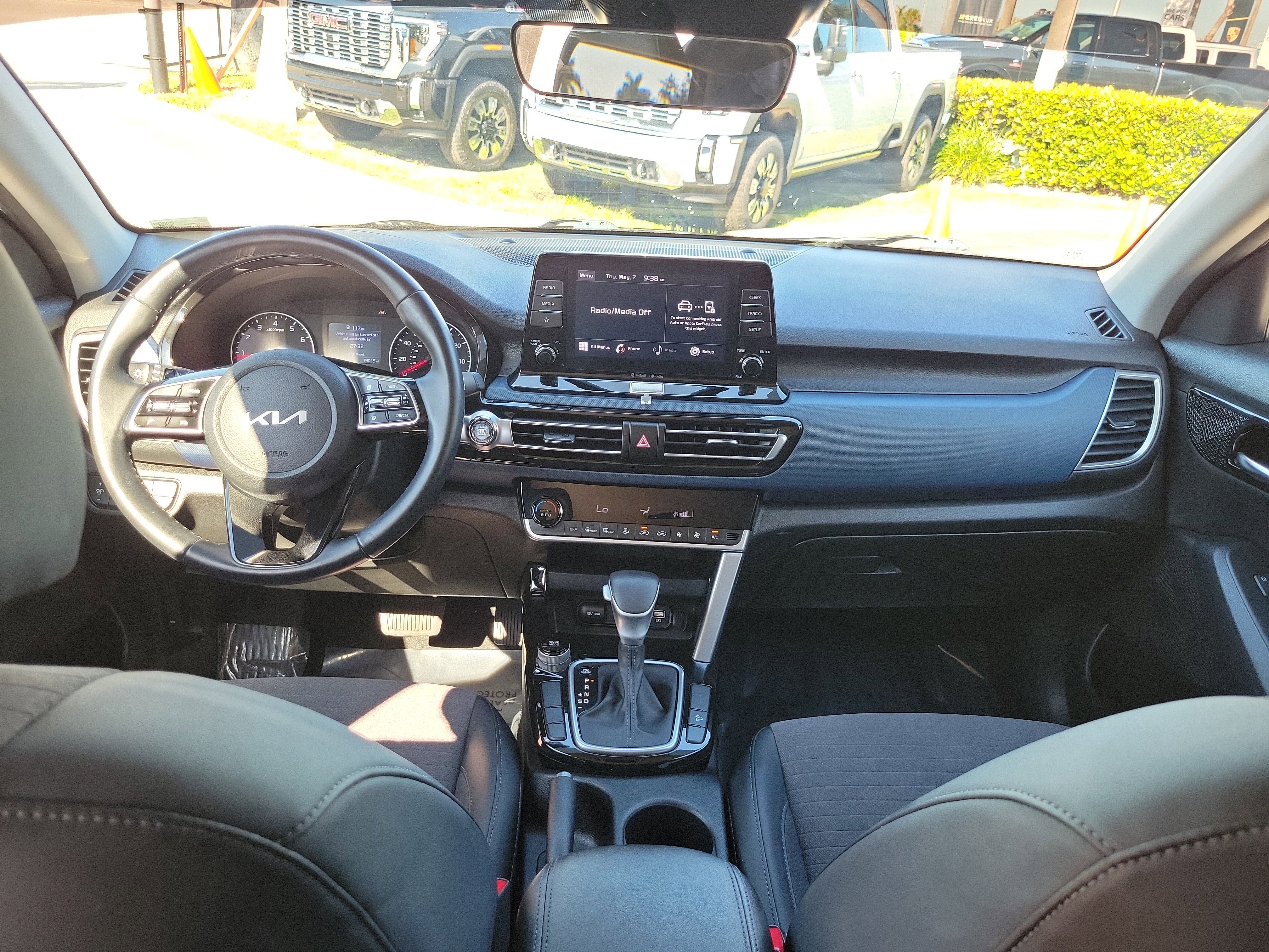 Used 2023 Kia Seltos S FWD image 16