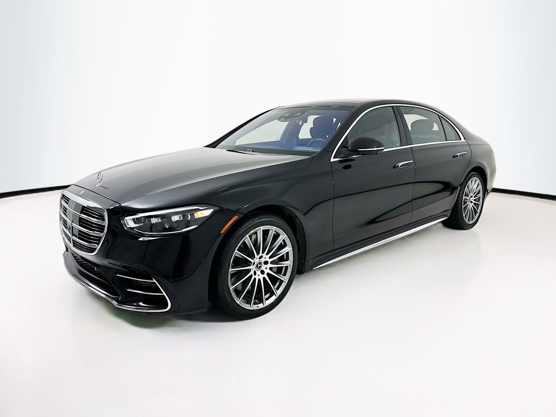Used 2022 Mercedes-Benz S 580 4MATIC Sedan image 3