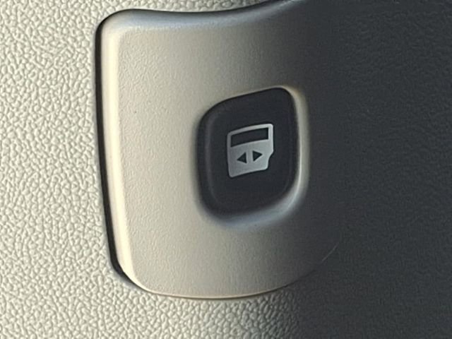 Used 2016 Dodge Grand Caravan SXT w/ Rear Park Assist Package image 20