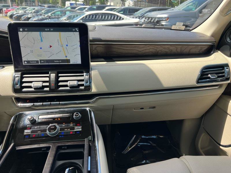 Used 2018 Lincoln Navigator L Reserve w/ Technology Package AWD/4WD image 16