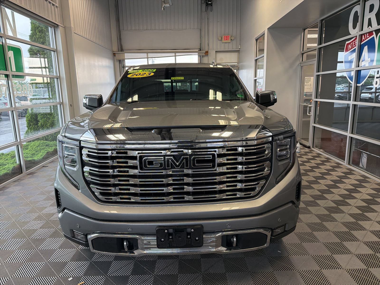 Used 2023 GMC Sierra 1500 Denali w/ Denali Reserve Package AWD/4WD image 2