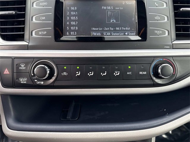 Used 2019 Toyota Highlander LE image 23