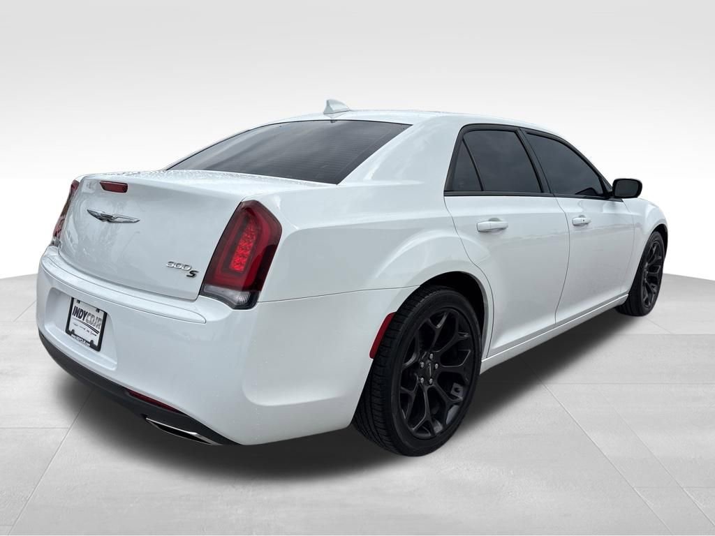 Used 2019 Chrysler 300 S RWD image 4
