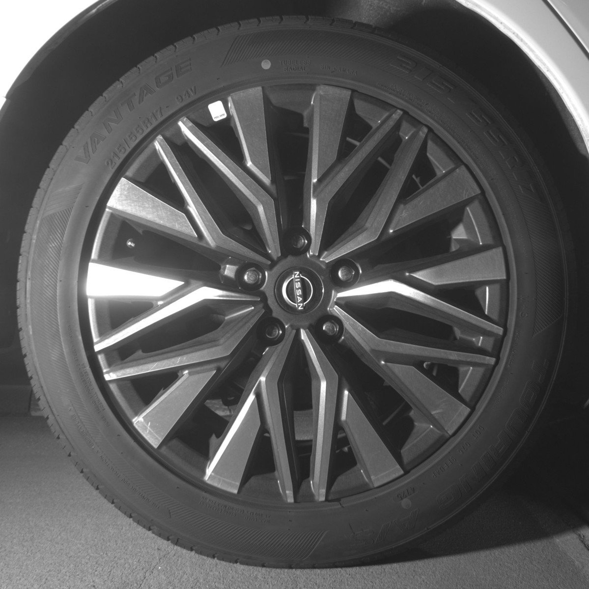 Used 2025 Nissan Altima 2.5 SV FWD image 15