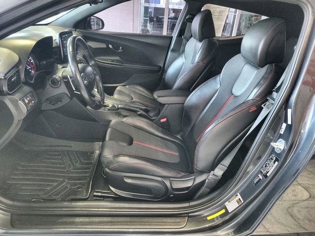 Used 2020 Hyundai Veloster Turbo image 12