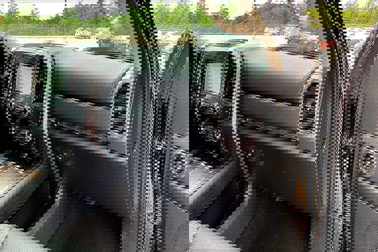 Used 2019 Ford Expedition Platinum image 18