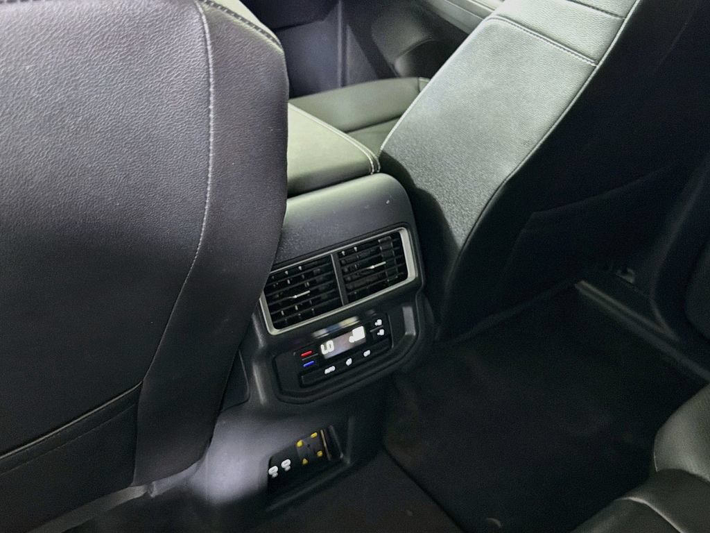 Used 2025 Volkswagen Atlas SE AWD/4WD image 26