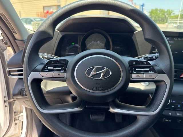 Used 2023 Hyundai Elantra Blue FWD image 6