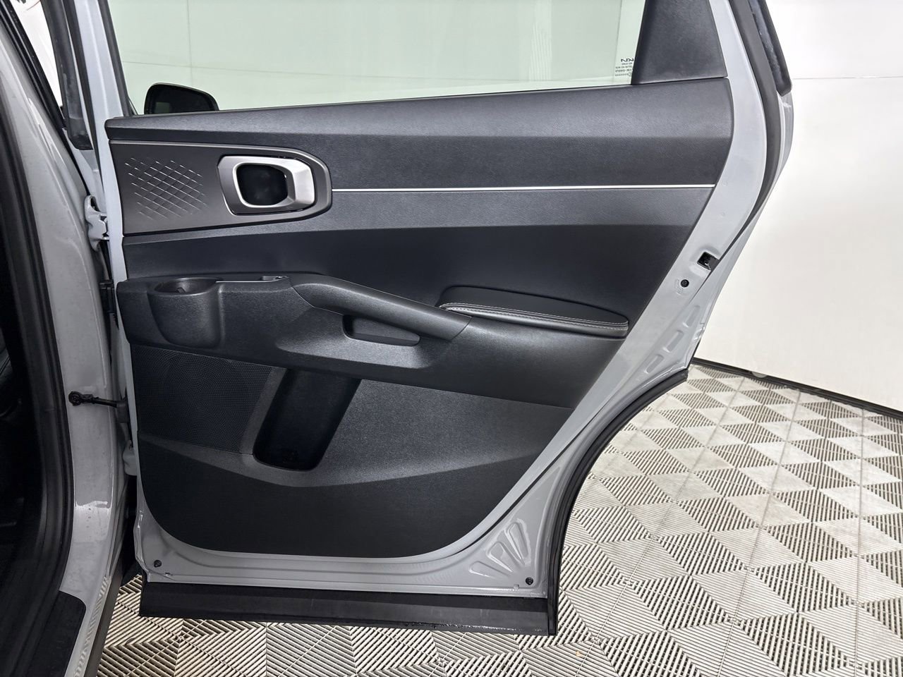 Used 2024 Kia Sorento S w/ Panoramic Sunroof Package image 24