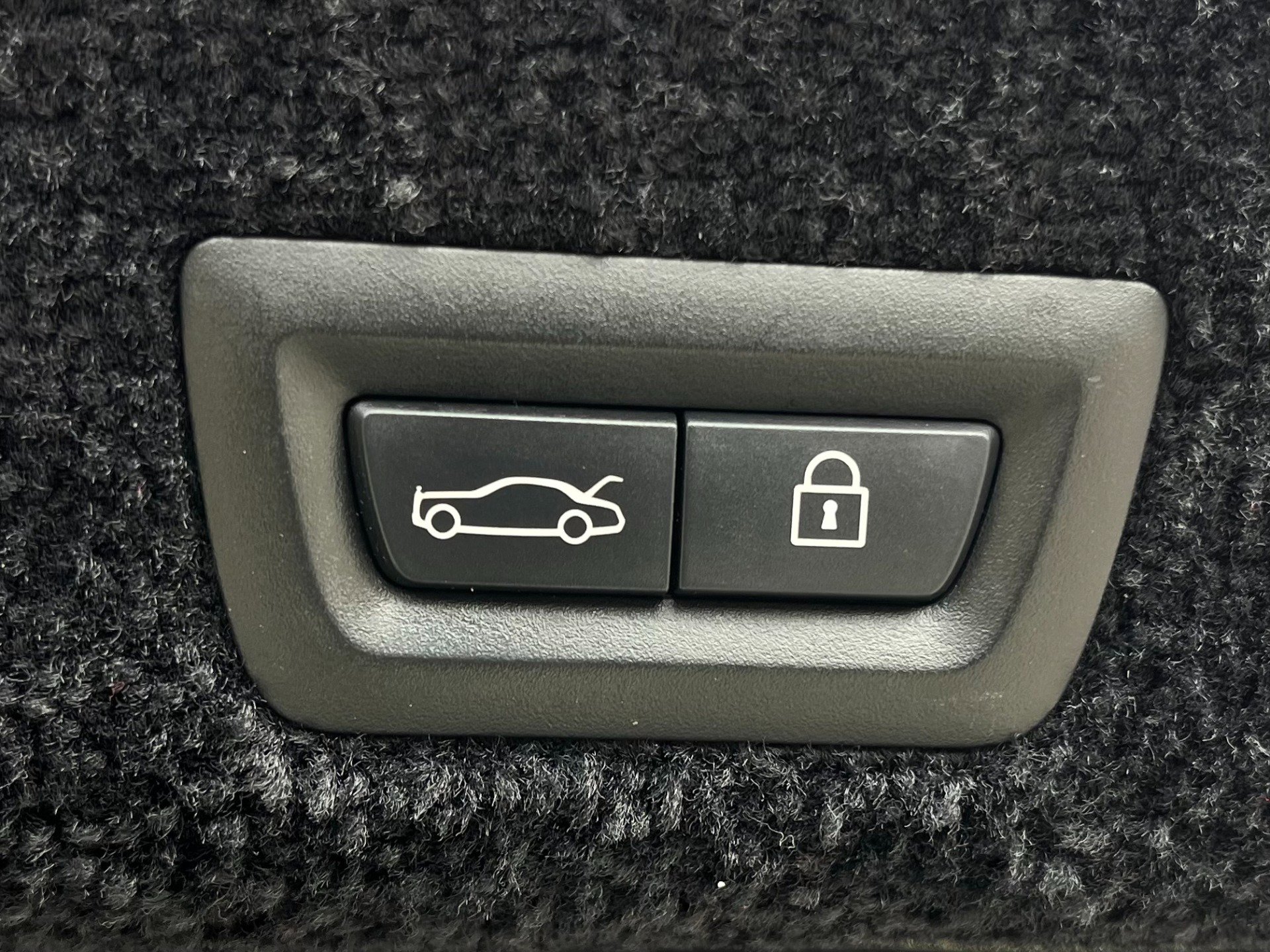 Used 2016 Rolls-Royce Wraith image 31