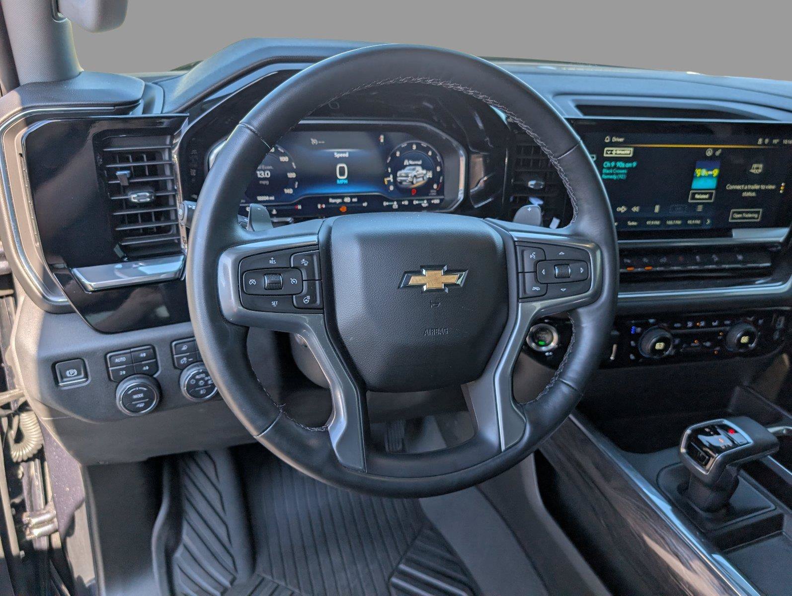 Used 2024 Chevrolet Silverado 1500 LTZ AWD/4WD image 4