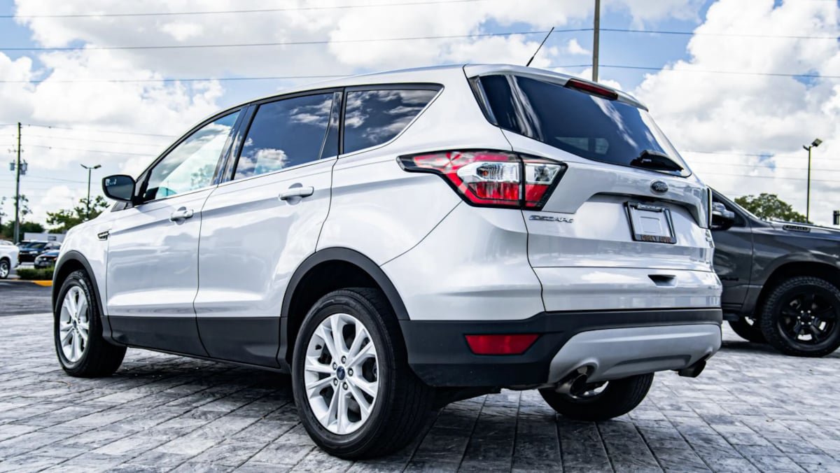 Used 2017 Ford Escape SE FWD image 5