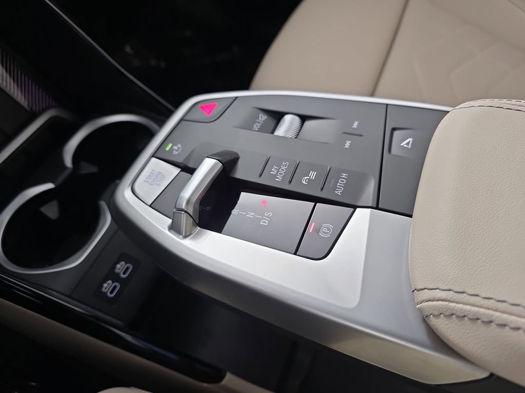 Used 2025 BMW X2 xDrive28i w/ Technology Package image 27