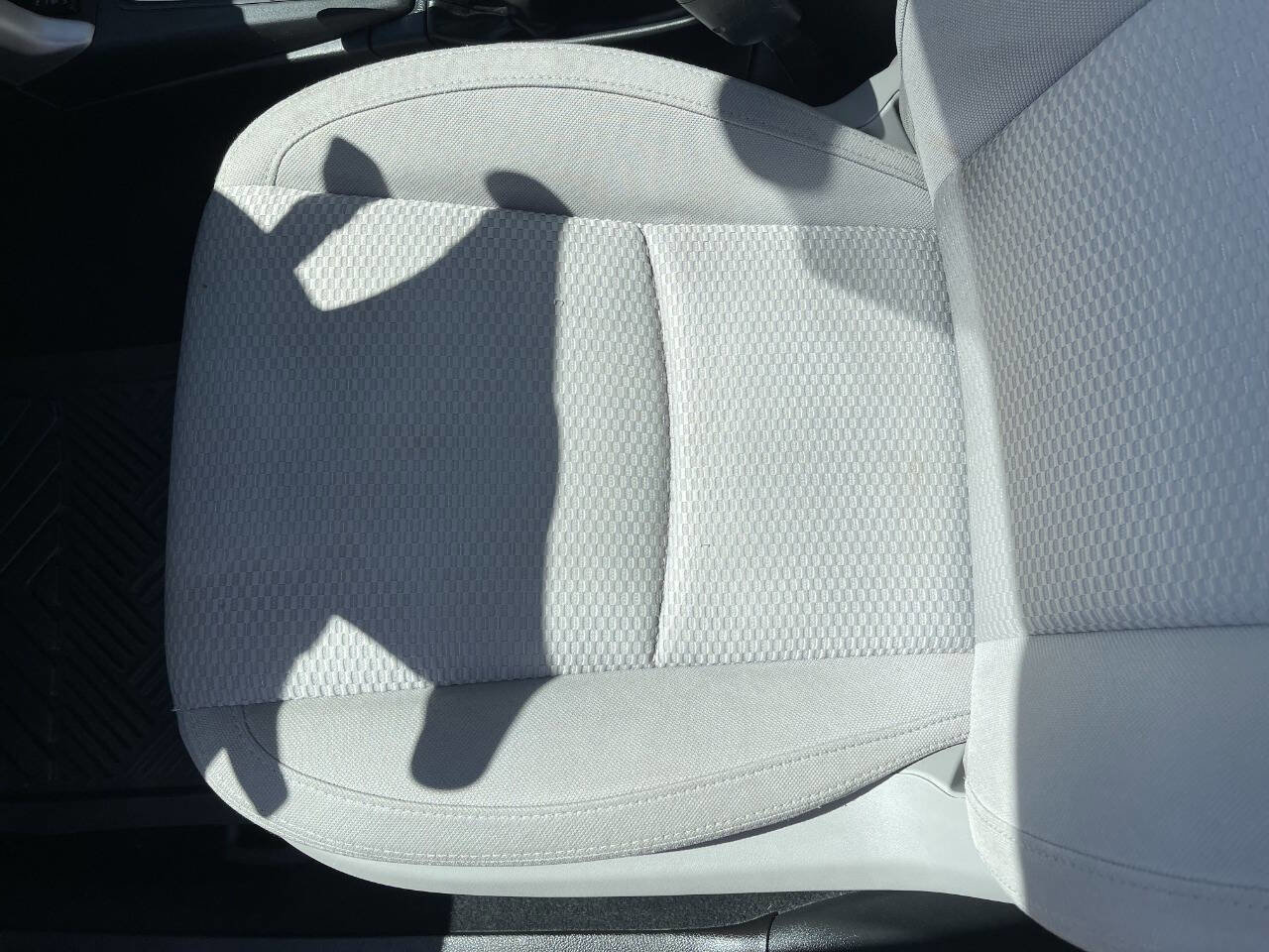 Used 2015 Subaru Forester 2.5i Premium w/ All-Weather Package image 17