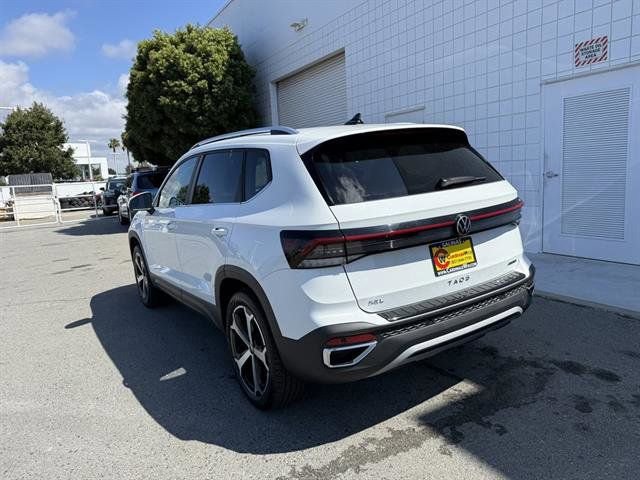 New 2025 Volkswagen Taos SEL image 4