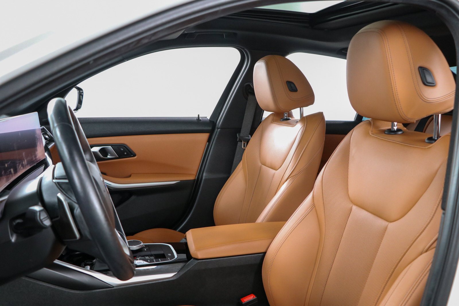 Used 2024 BMW 330i Sedan w/ Premium Package RWD image 24