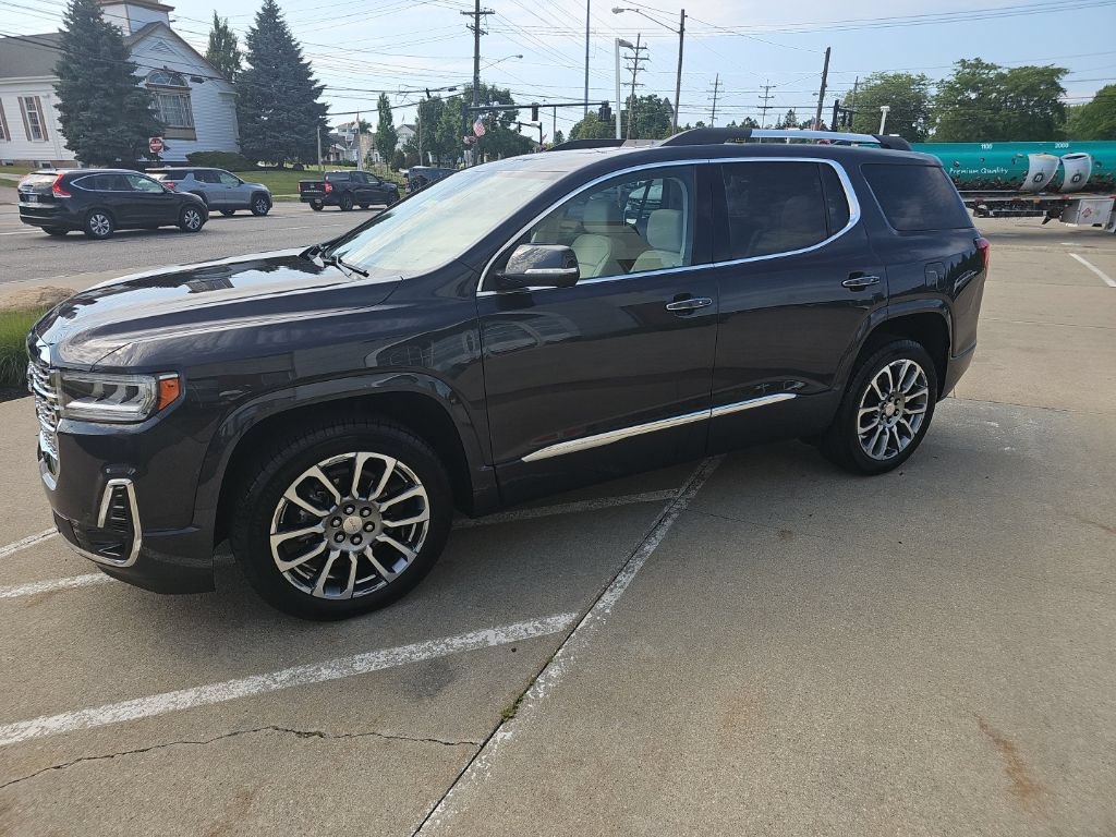 Used 2023 GMC Acadia Denali w/ Denali Ultimate Package AWD/4WD image 9