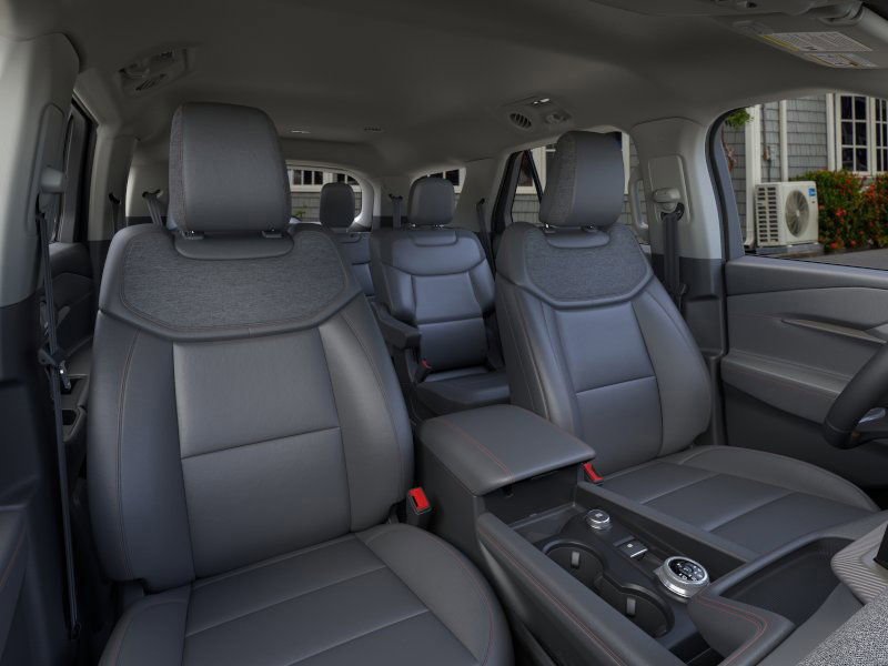 New 2026 Ford Explorer Active w/ Active Comfort Package image 10