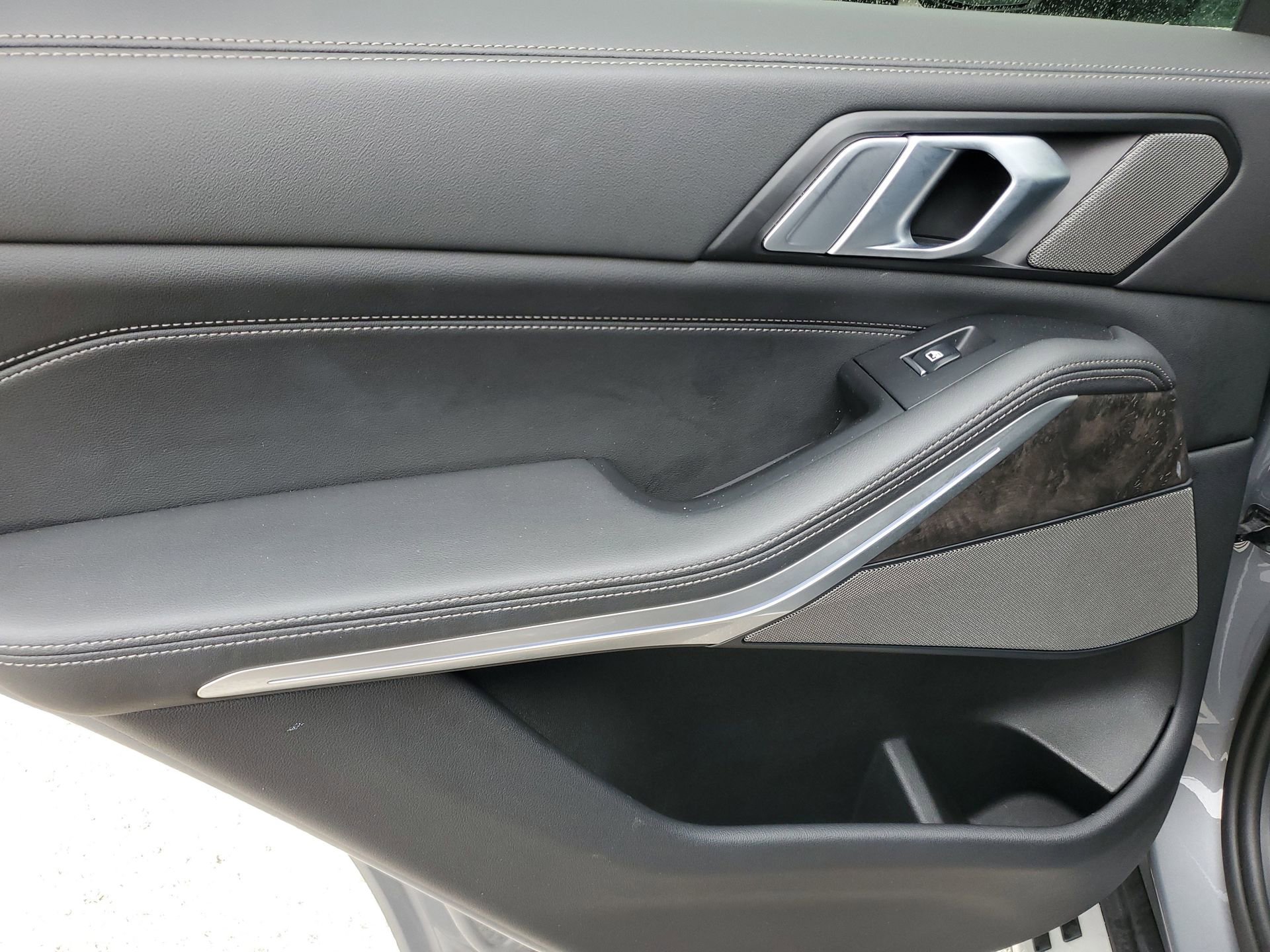 Used 2024 BMW X5 sDrive40i w/ Premium Package image 10