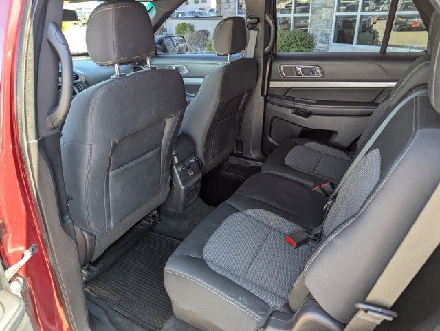 Used 2016 Ford Explorer XLT image 24