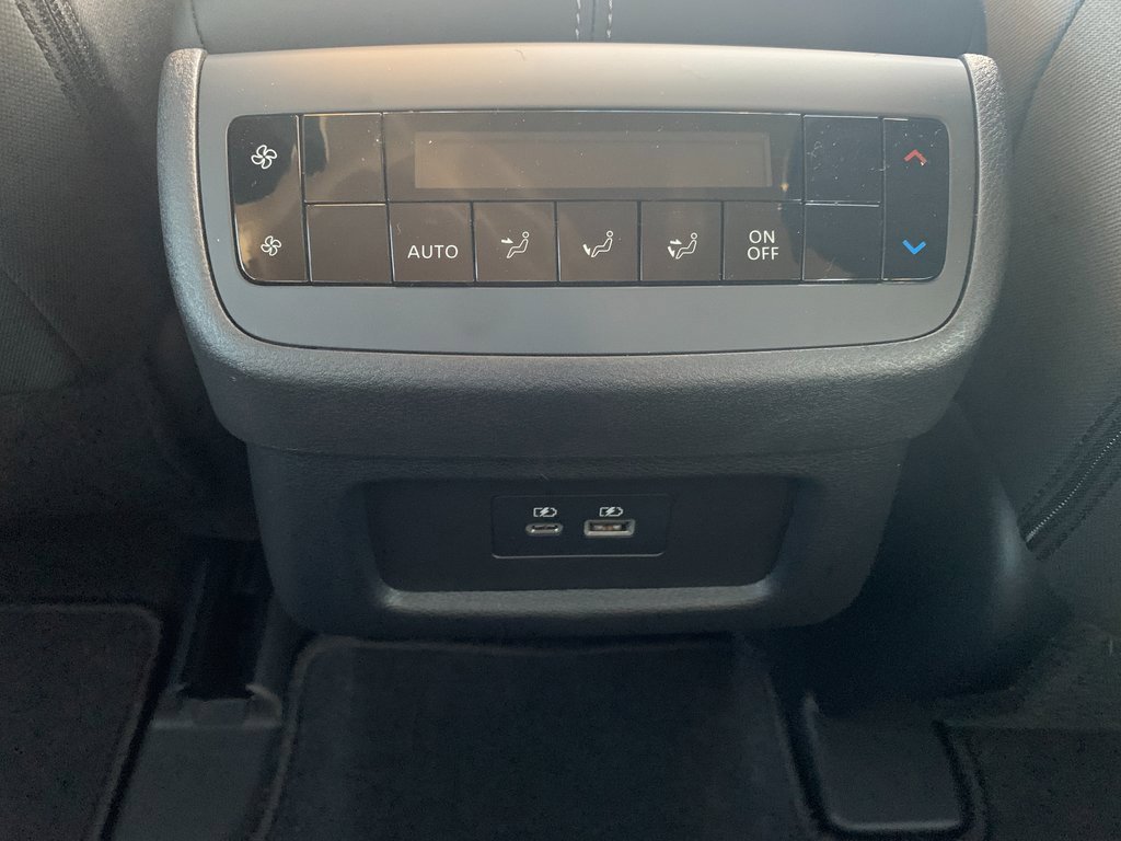 New 2025 Nissan Pathfinder SV image 10