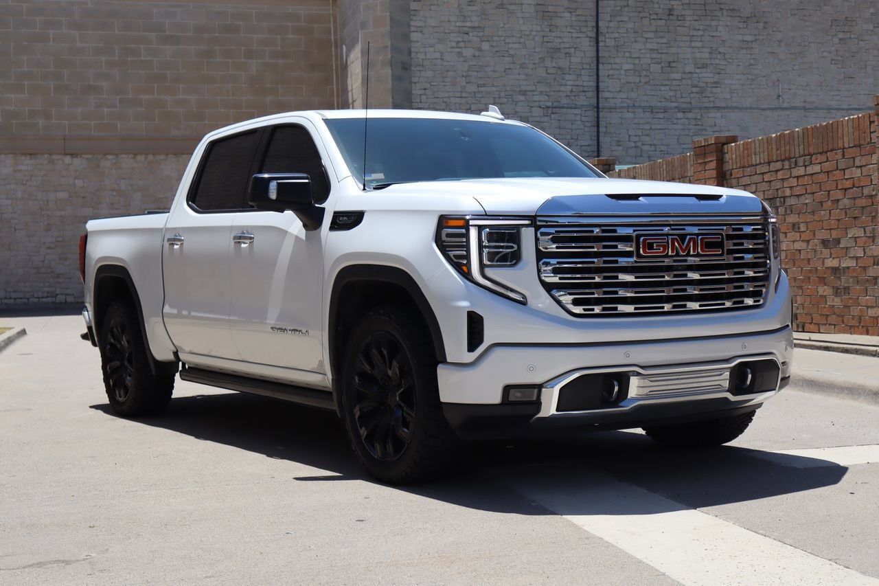 Used 2022 GMC Sierra 1500 Denali w/ Denali Reserve Package AWD/4WD image 2
