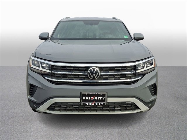 Used 2022 Volkswagen Atlas Cross Sport SE image 2