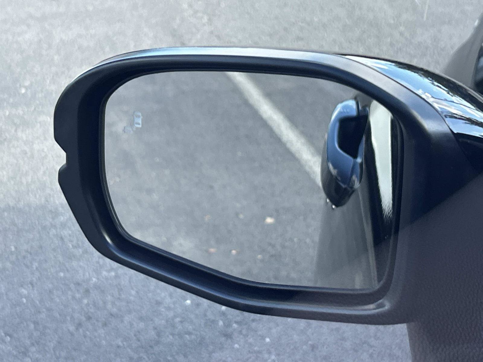 Used 2025 Honda HR-V EX-L image 18