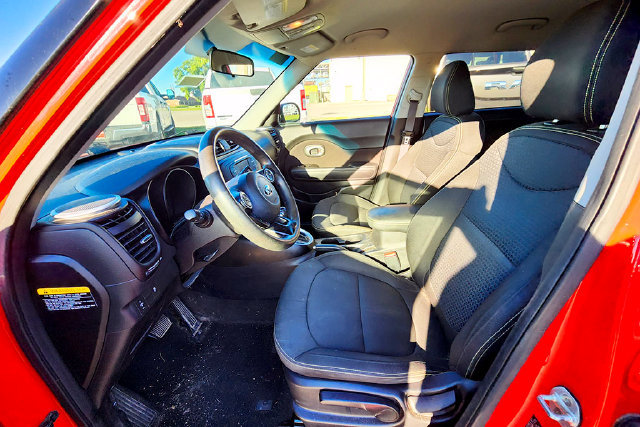 Used 2016 Kia Soul + FWD image 20