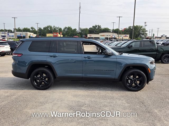 New 2026 Jeep Grand Cherokee L Limited w/ Limited Altitude Package AWD/4WD image 16