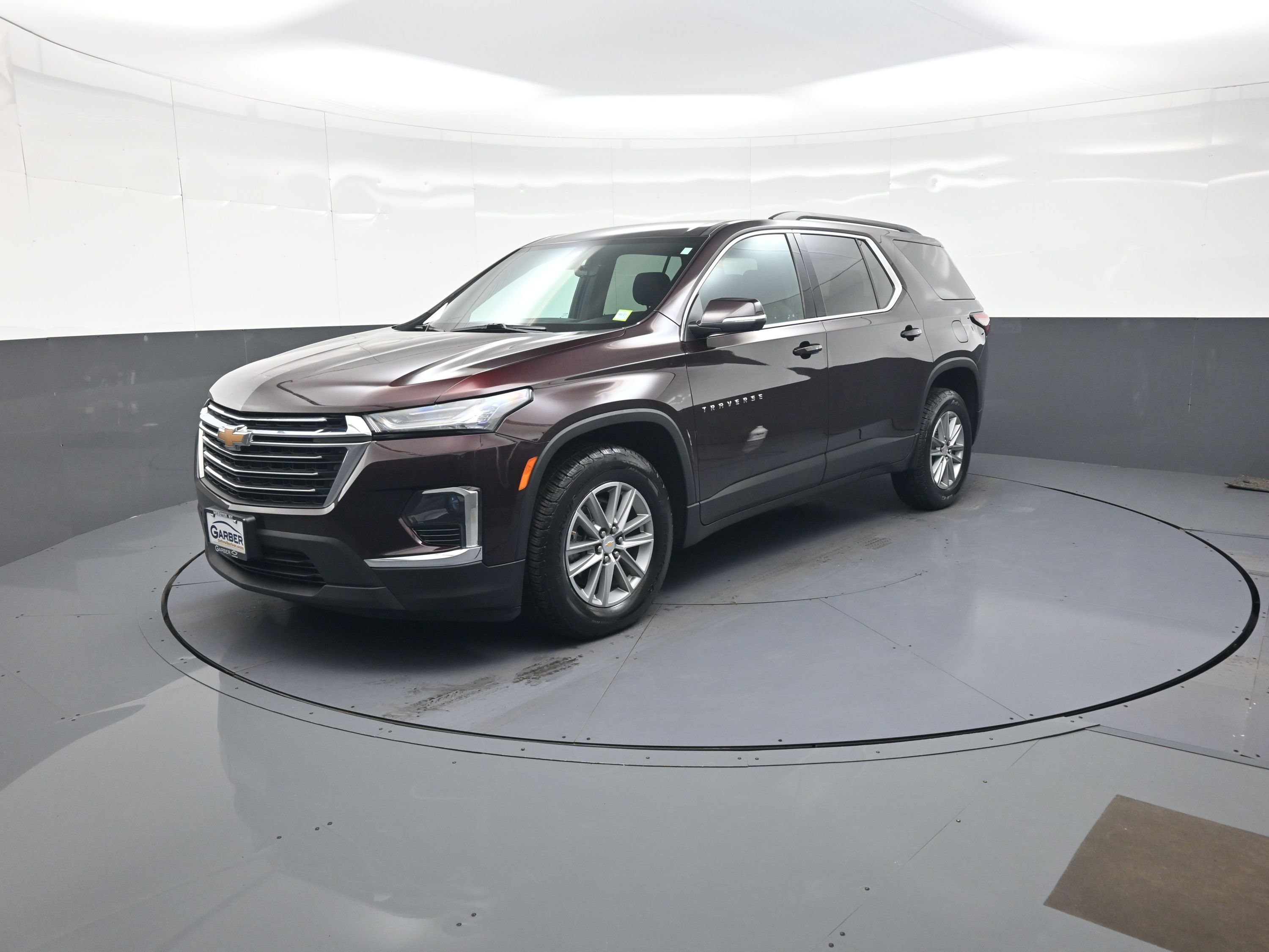 Used 2023 Chevrolet Traverse LT w/ Rear Camera Mirror Package AWD/4WD image 7
