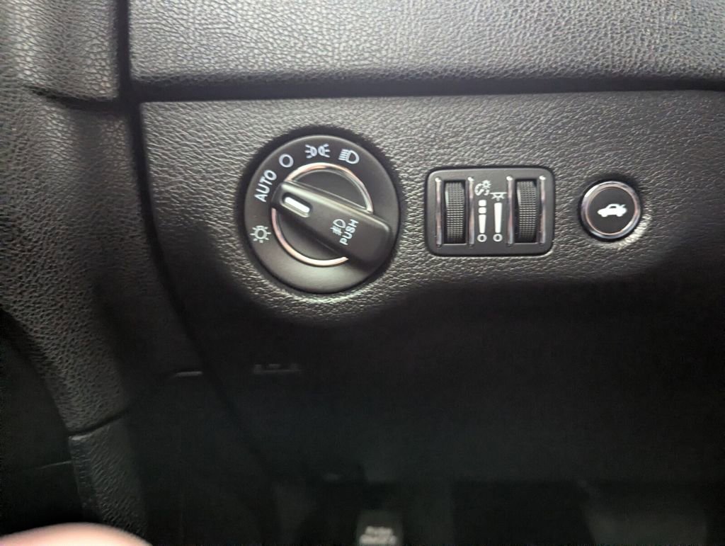 Certified 2022 Chrysler 300 S w/ Safetytec Plus Group image 17