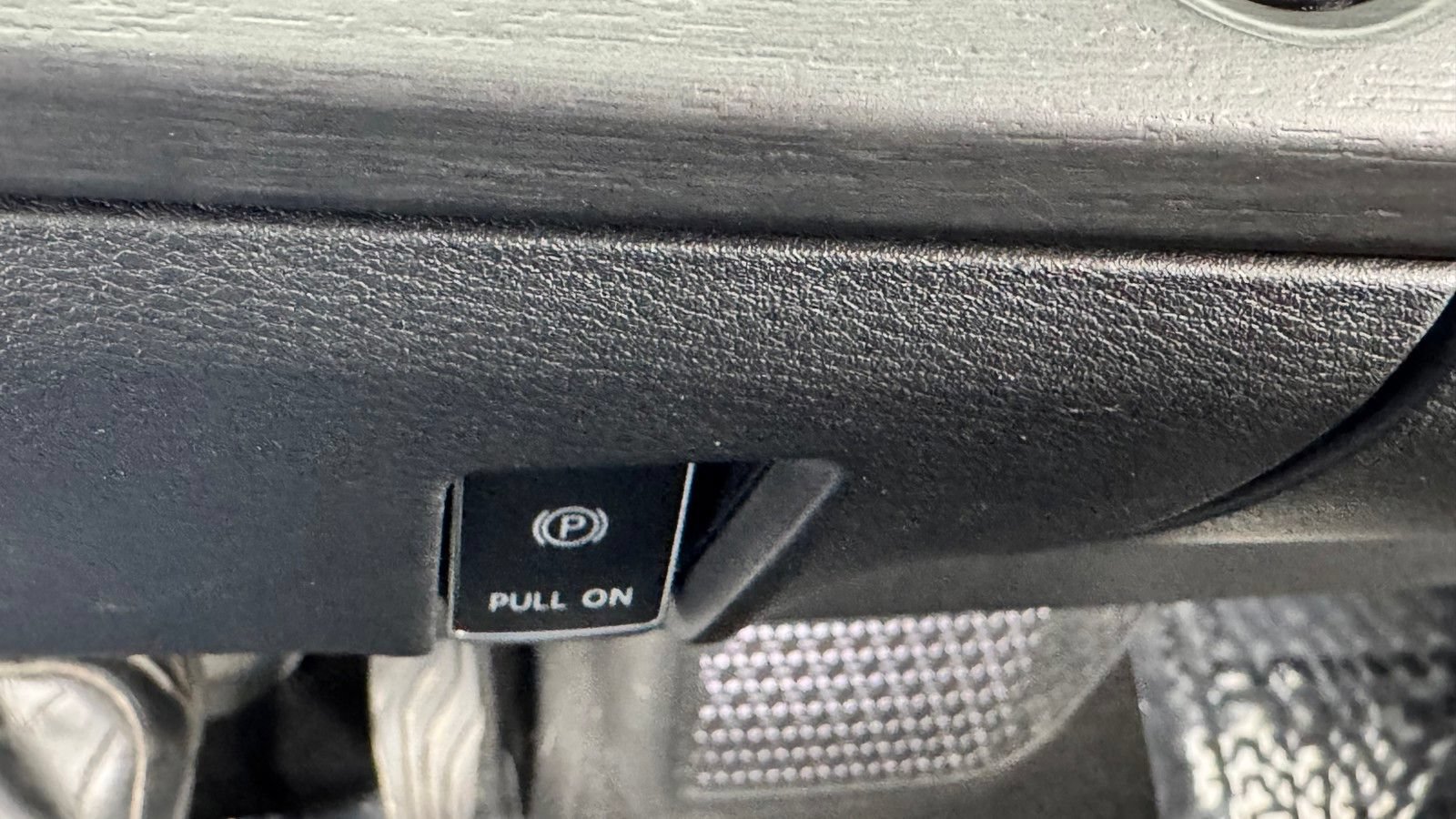 Certified 2024 Nissan Ariya AWD image 27