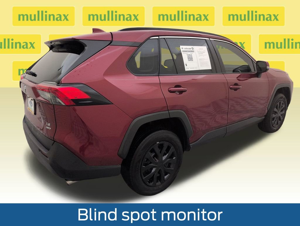 Used 2019 Toyota RAV4 LE AWD/4WD image 4