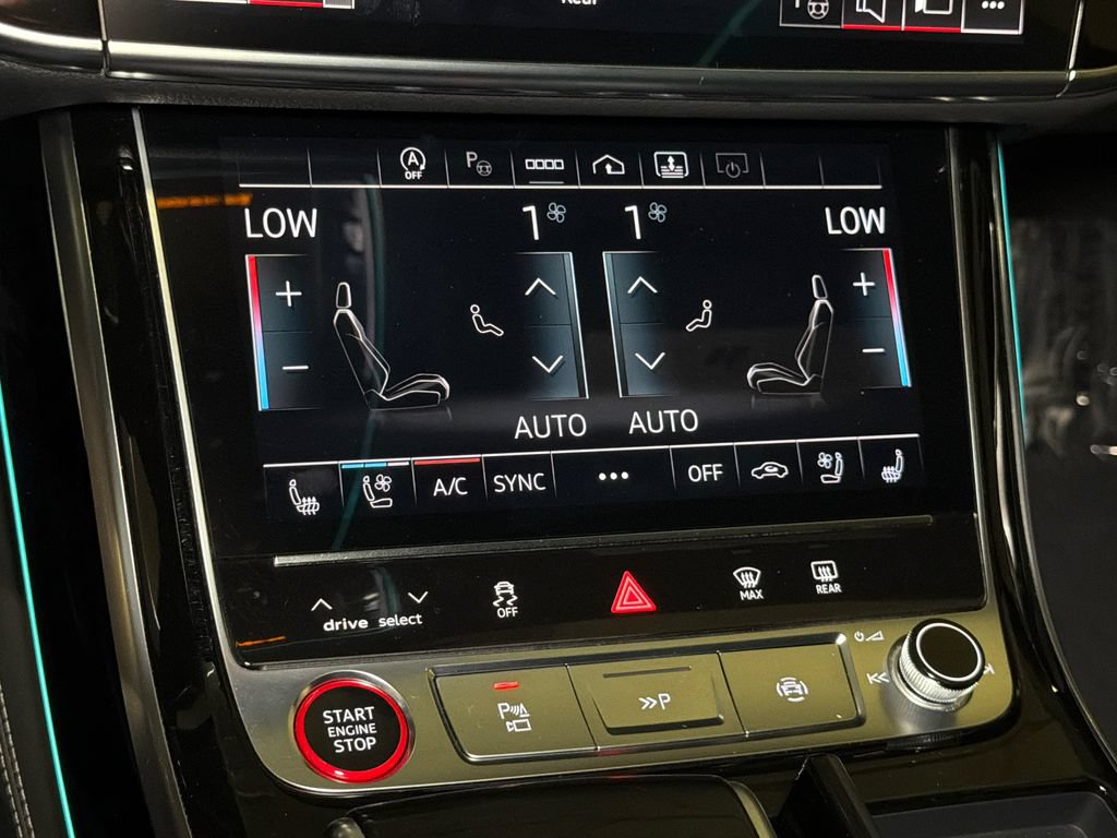 Used 2024 Audi S8 AWD/4WD image 28