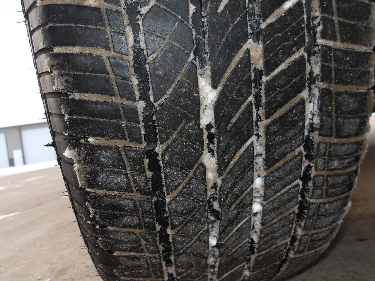 Used 2014 Jeep Grand Cherokee Limited w/ Luxury Group II image 32