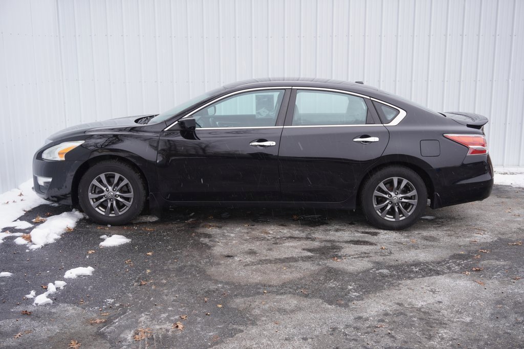 Used 2015 Nissan Altima 2.5 S w/ Special Edition Package image 3