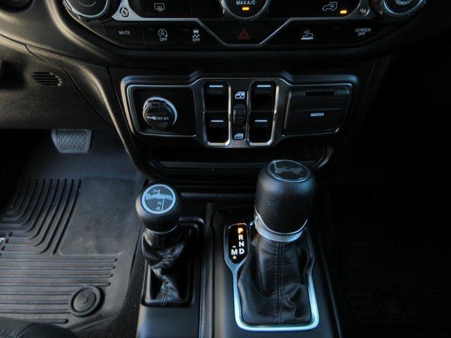 Used 2023 Jeep Wrangler Sport image 19