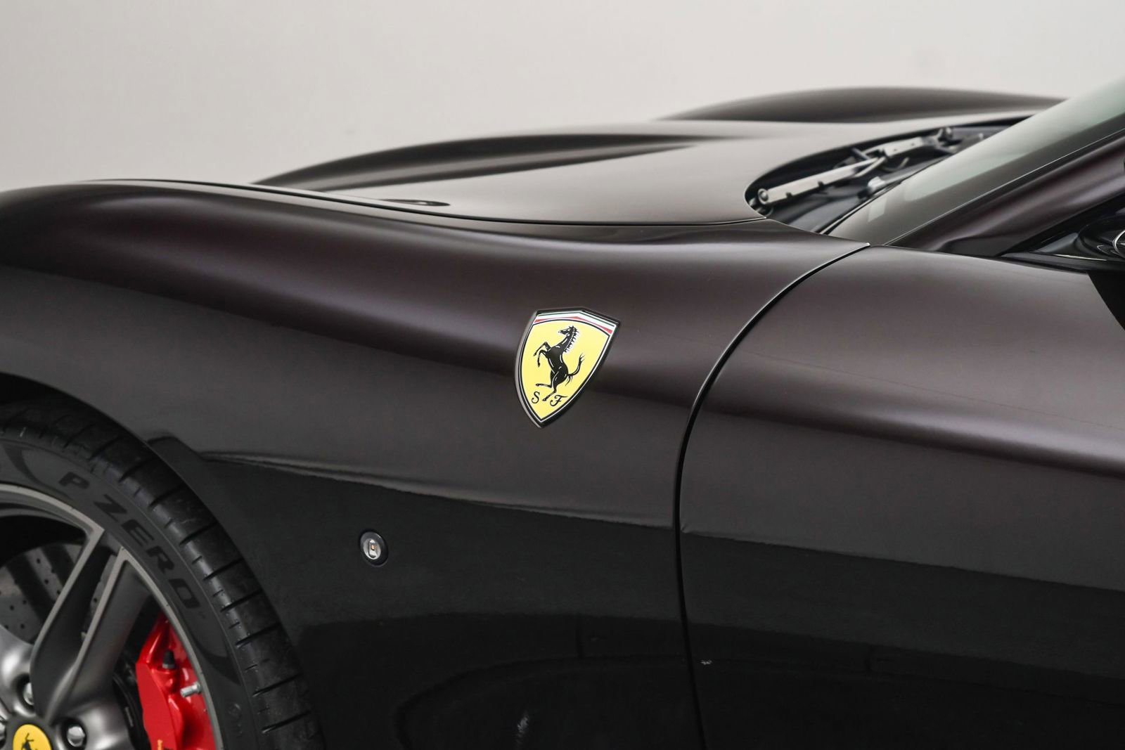 Used 2024 Ferrari Roma Spider image 38