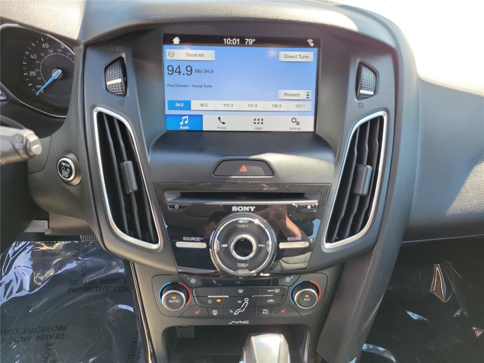 Used 2017 Ford Focus Titanium FWD image 27