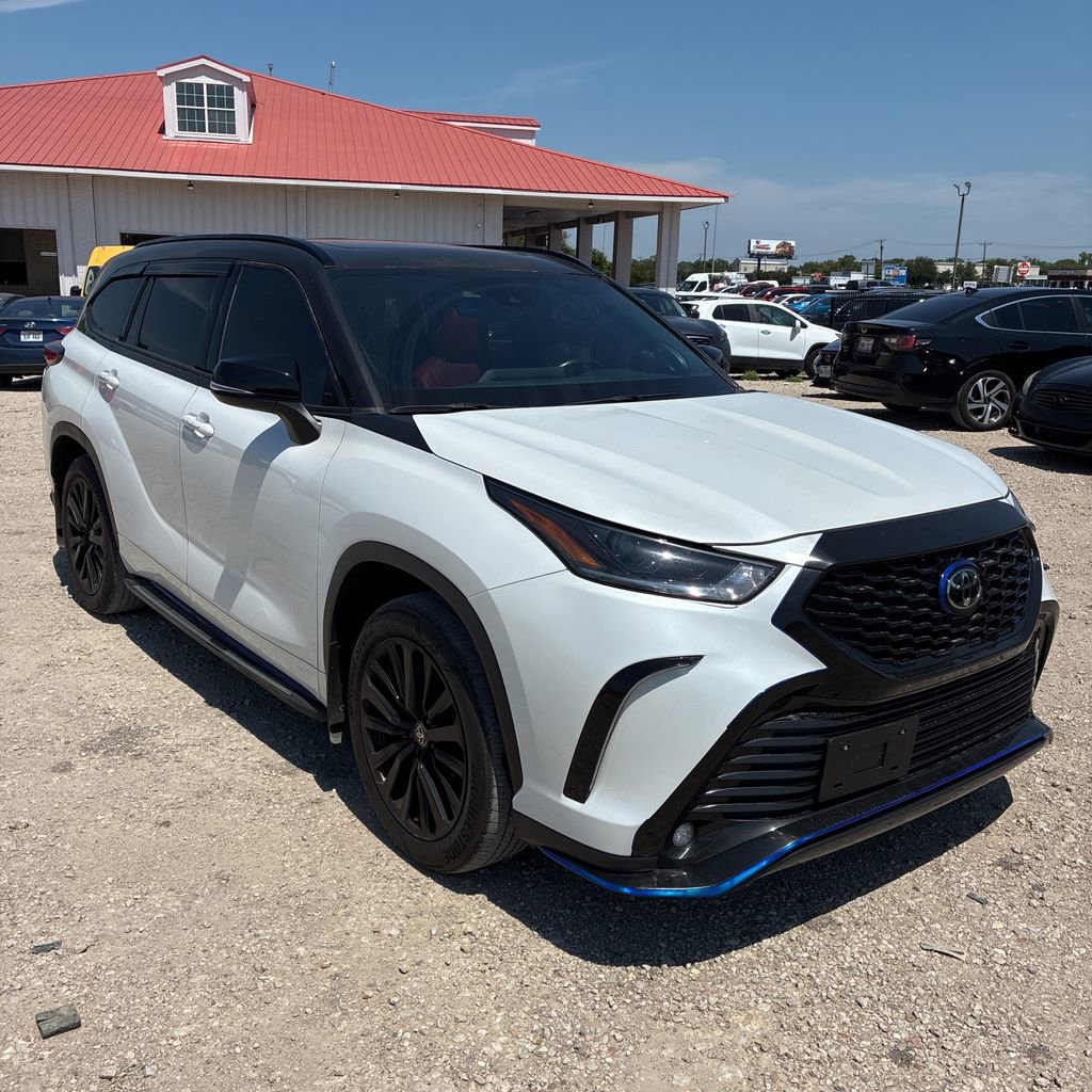 Used 2023 Toyota Highlander XSE AWD/4WD image 5