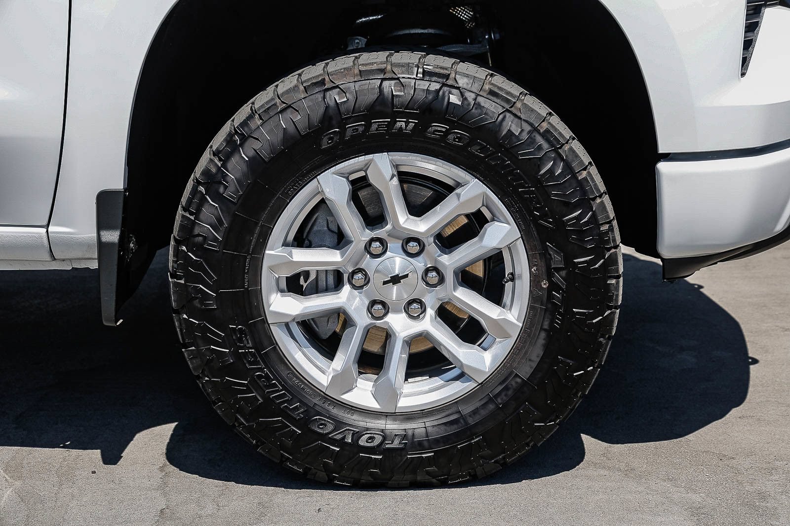 Used 2024 Chevrolet Silverado 1500 RST w/ Z71 Off-Road Package AWD/4WD image 9