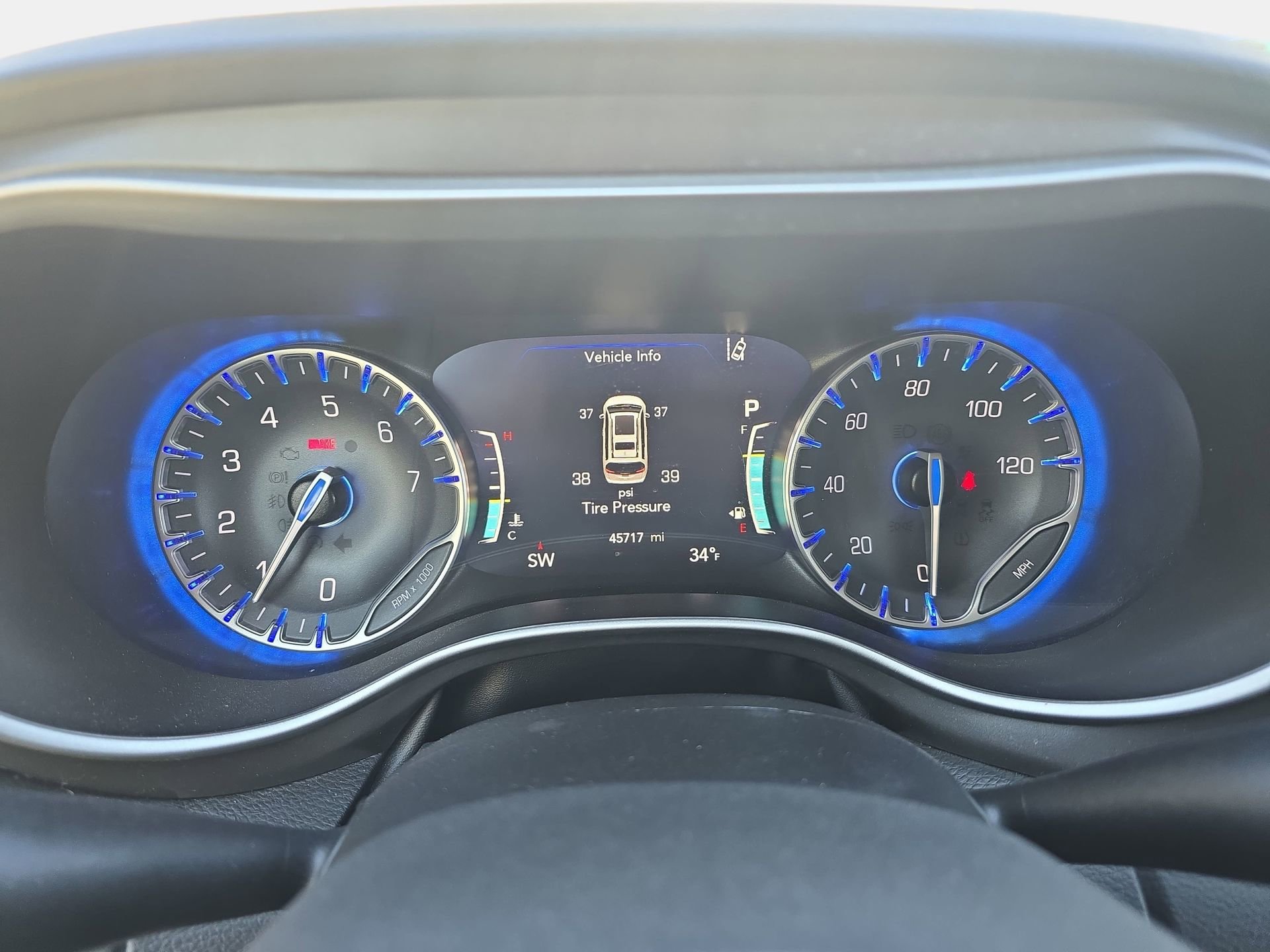 Used 2024 Chrysler Pacifica Touring-L FWD image 19