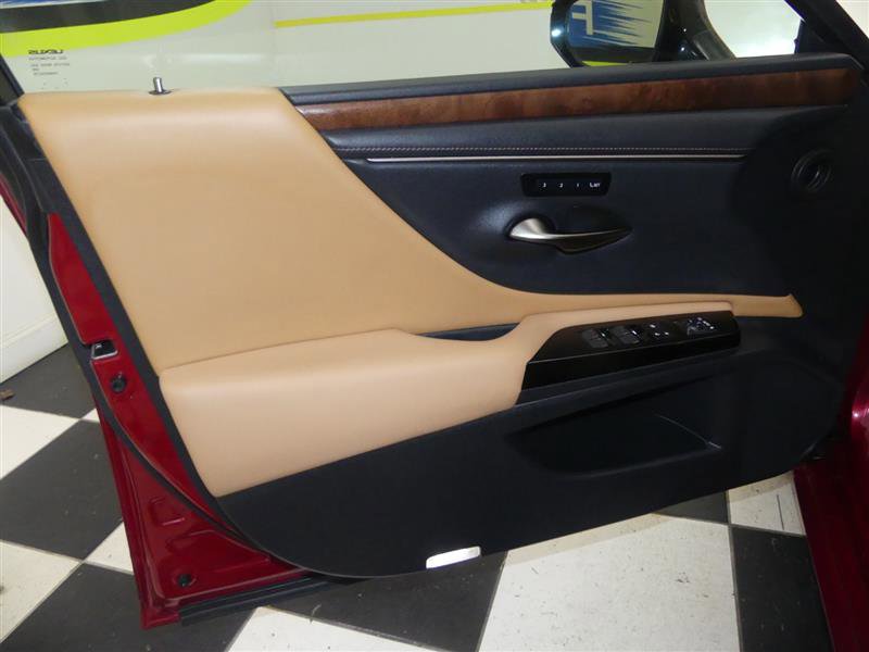 Used 2022 Lexus ES 300h w/ Premium Package image 22