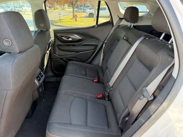 Used 2023 GMC Terrain SLE w/ Driver Convenience Package image 16