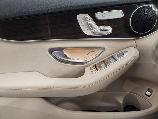 Used 2021 Mercedes-Benz C 300 Sedan image 24