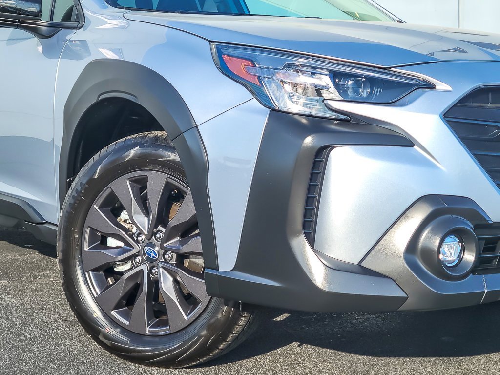 Certified 2025 Subaru Outback Onyx Edition image 3