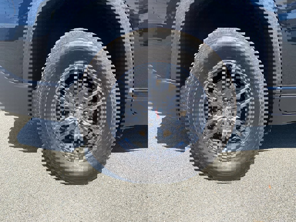 Used 2025 GMC Acadia Elevation image 3